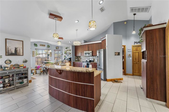 Image No.24-5 Bed Property for sale