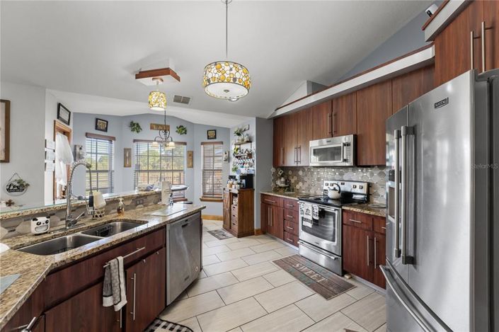 Image No.26-5 Bed Property for sale