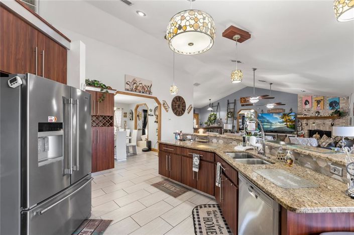 Image No.27-5 Bed Property for sale