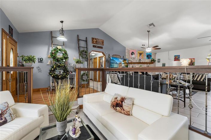 Image No.36-5 Bed Property for sale