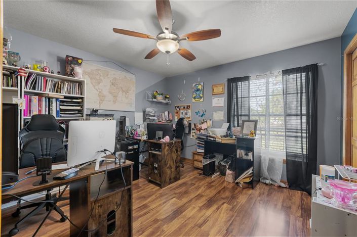 Image No.40-5 Bed Property for sale