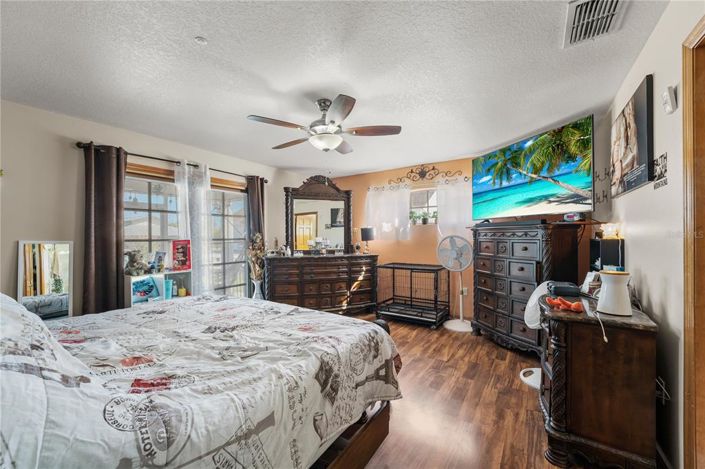 Image No.43-5 Bed Property for sale