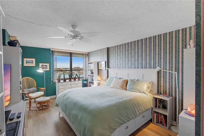 Image No.19-2 Bed Property for sale