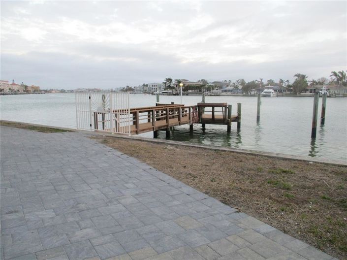 Image No.40-Maison de ville de 2 chambres à vendre à Treasure Island