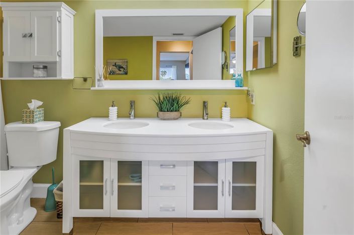 Image No.18-2 Bed Property for sale