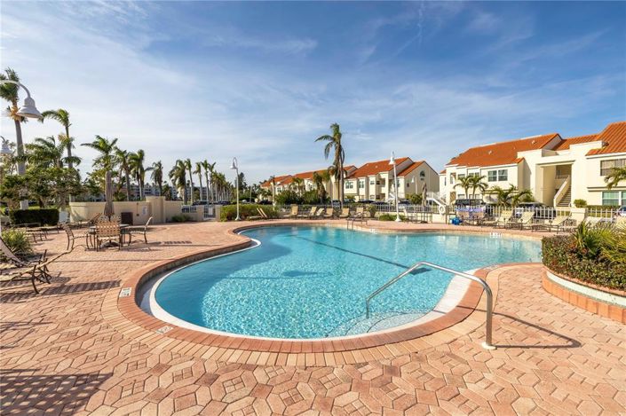 Image No.28-2 Bed Property for sale