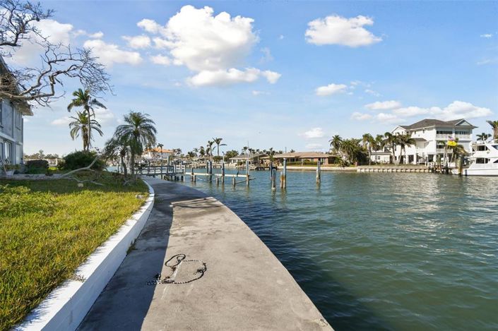 Image No.10-Propriété de 4 chambres à vendre à Treasure Island