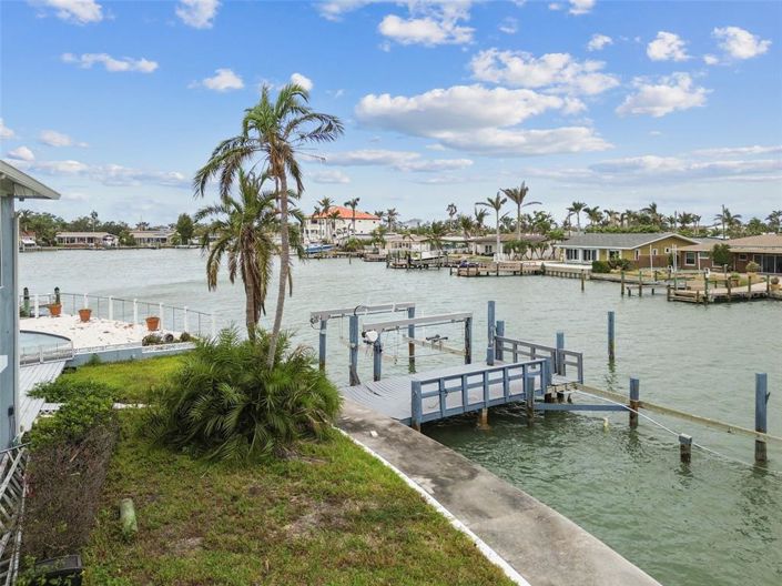 Image No.12-Propriété de 4 chambres à vendre à Treasure Island