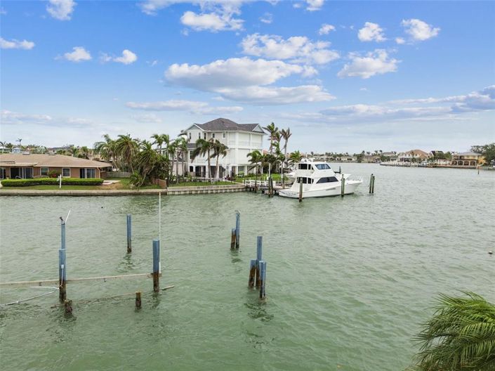 Image No.13-Propriété de 4 chambres à vendre à Treasure Island