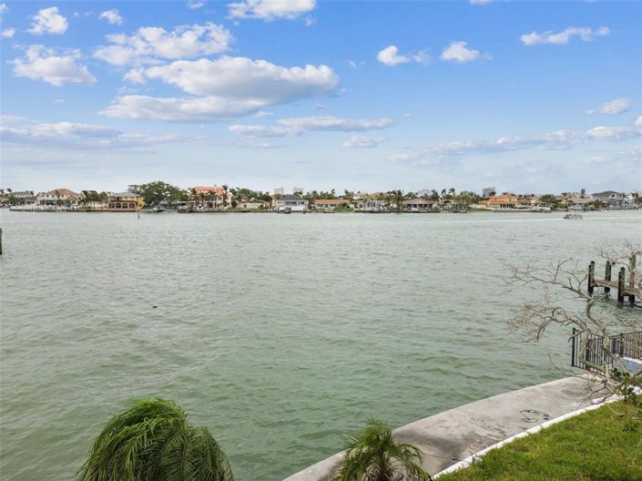 Image No.15-Propriété de 4 chambres à vendre à Treasure Island