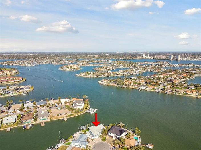 Image No.6-Propriété de 4 chambres à vendre à Treasure Island