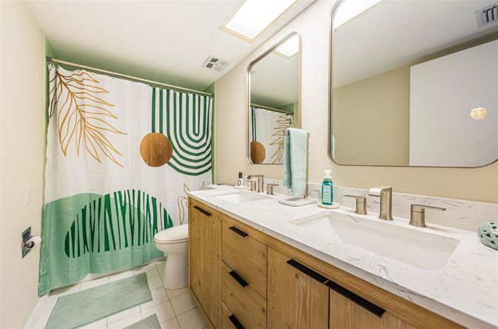 Image No.21-2 Bed Property for sale