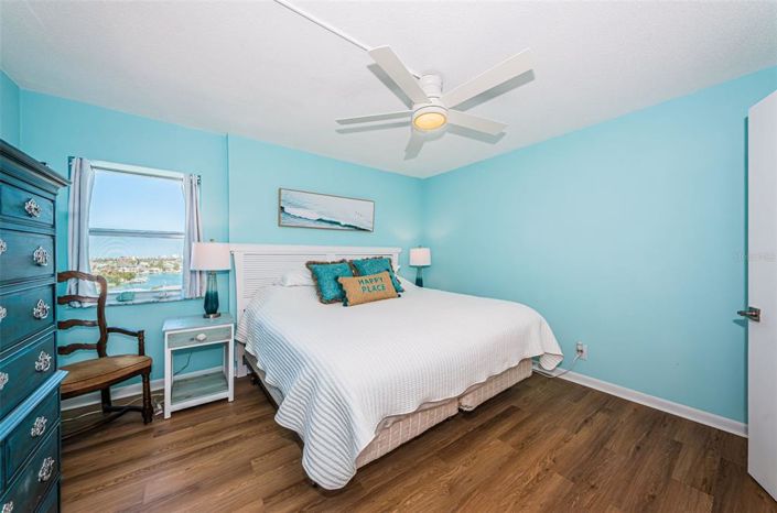 Image No.22-2 Bed Property for sale