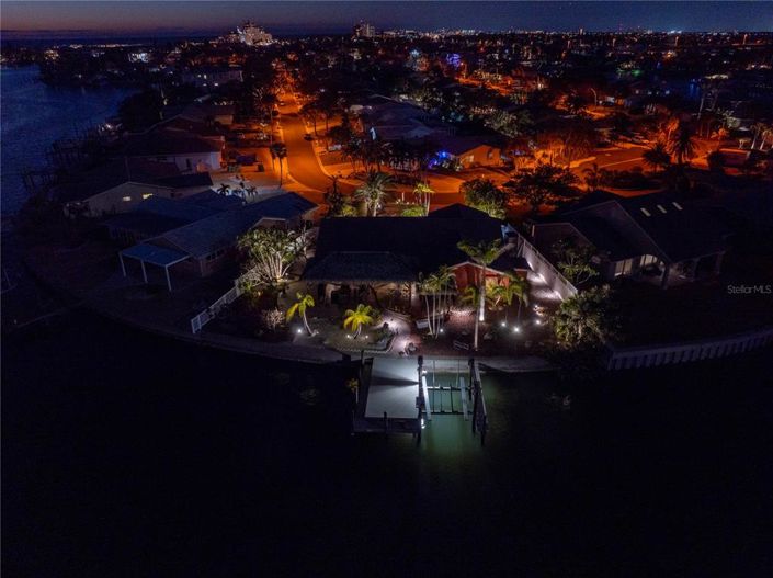 Image No.100-4 Bed Property for sale