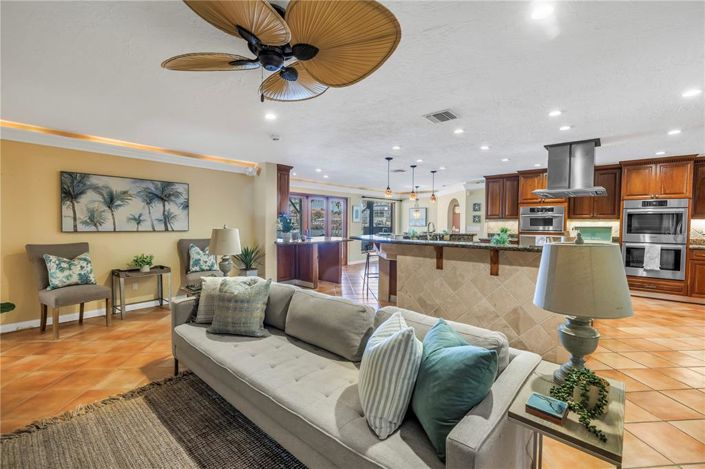 Image No.13-4 Bed Property for sale