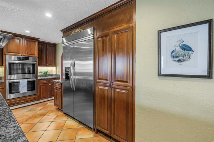 Image No.16-4 Bed Property for sale