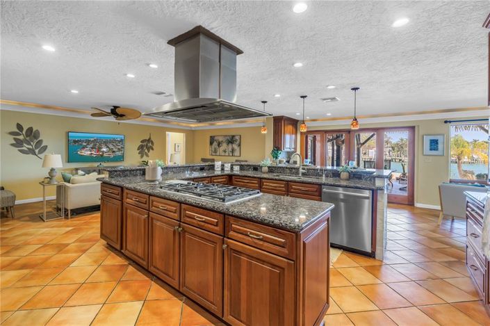 Image No.18-4 Bed Property for sale