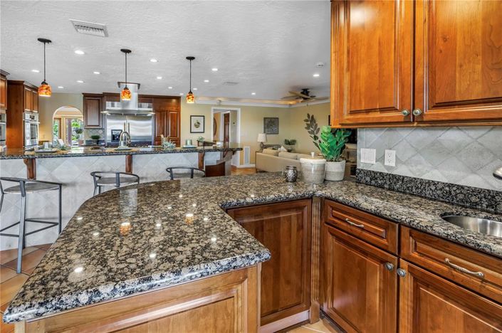 Image No.26-4 Bed Property for sale