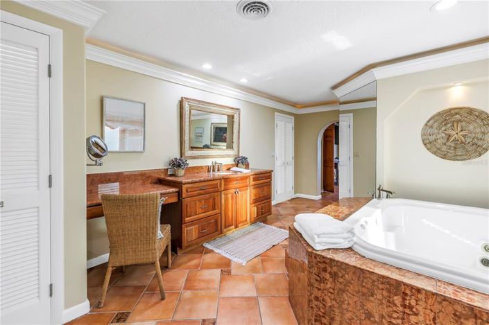 Image No.36-4 Bed Property for sale