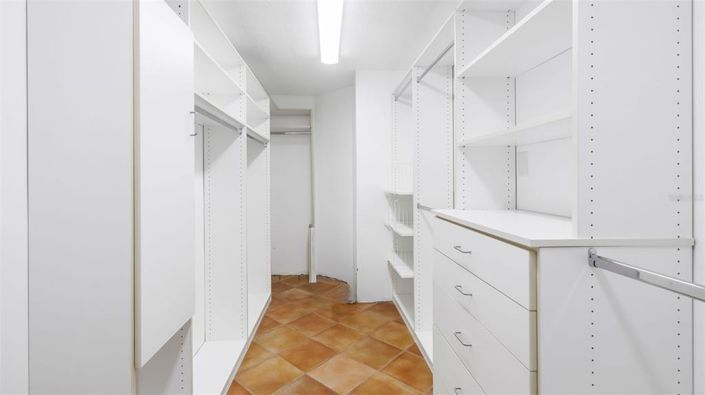 Image No.38-4 Bed Property for sale