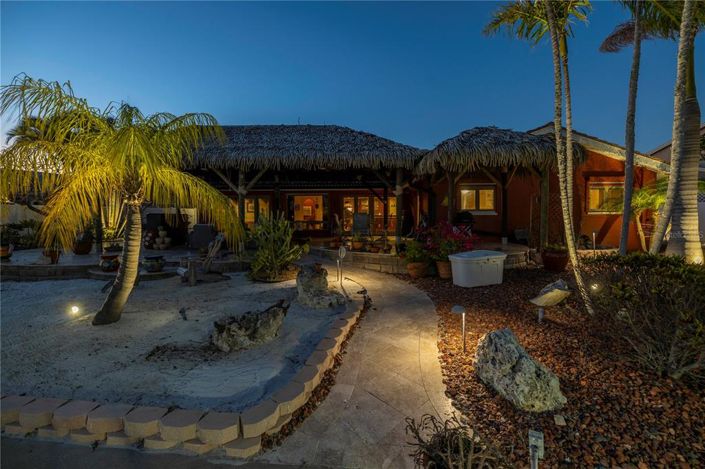 Image No.82-4 Bed Property for sale