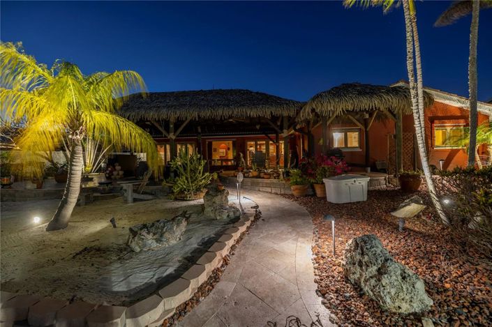 Image No.90-4 Bed Property for sale