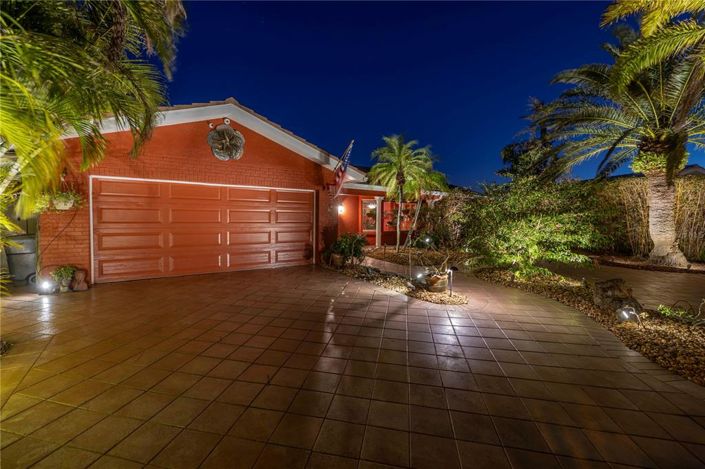 Image No.91-4 Bed Property for sale