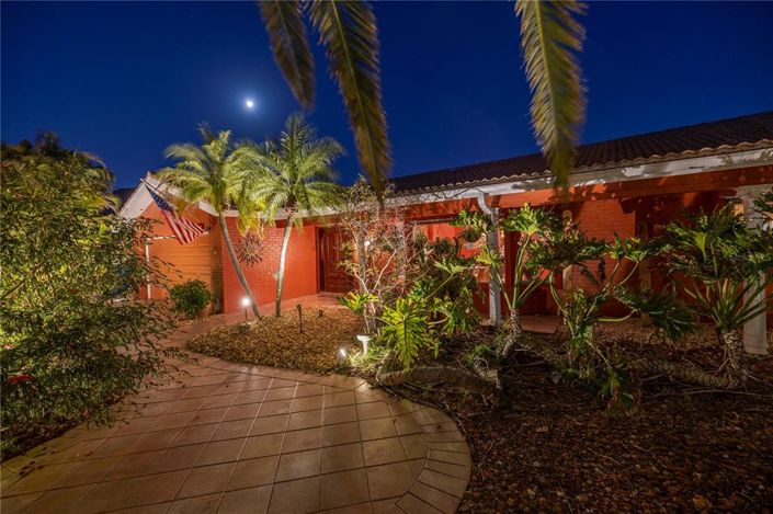 Image No.92-4 Bed Property for sale