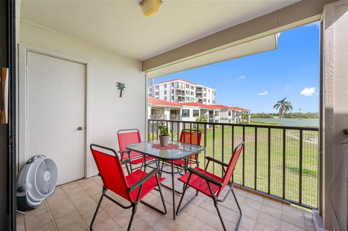 Image No.17-2 Bed Property for sale