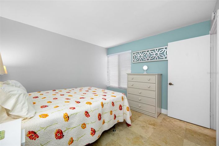 Image No.33-2 Bed Property for sale