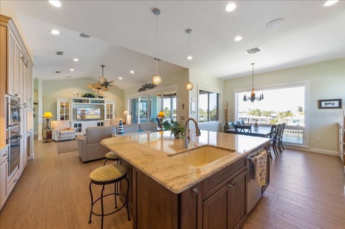 Image No.5-Propriété de 3 chambres à vendre à Holmes Beach