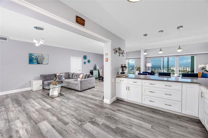 Image No.12-2 Bed Property for sale