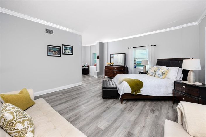 Image No.20-2 Bed Property for sale