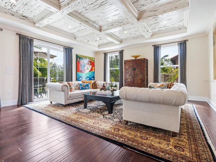 Image No.12-3 Bed Property for sale