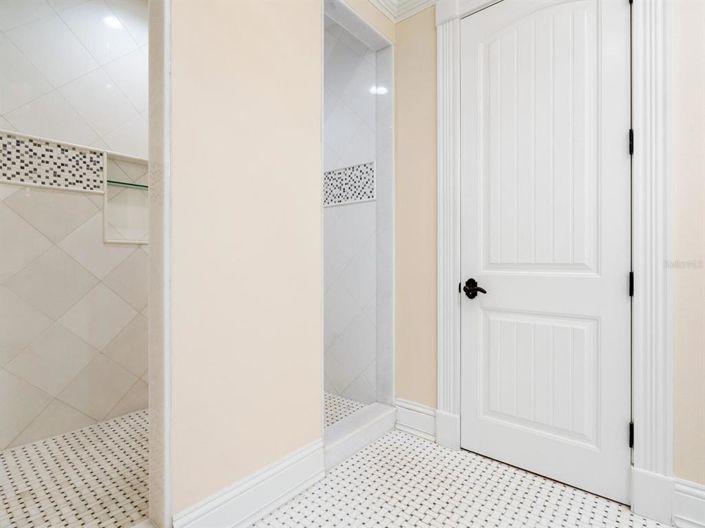 Image No.31-3 Bed Property for sale