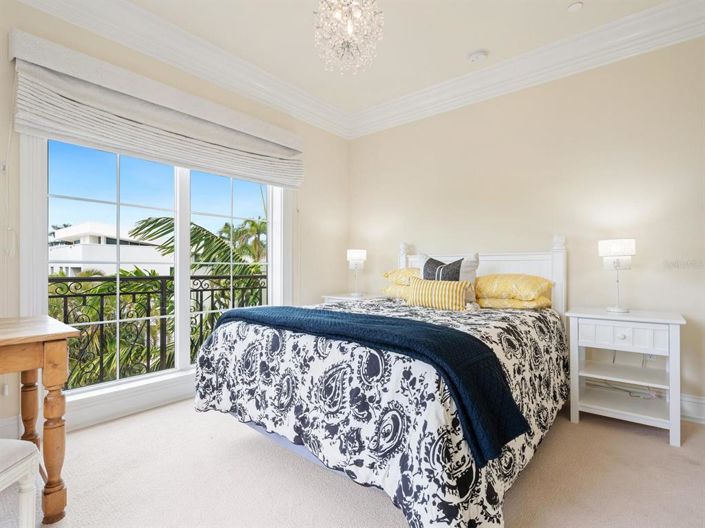 Image No.32-3 Bed Property for sale