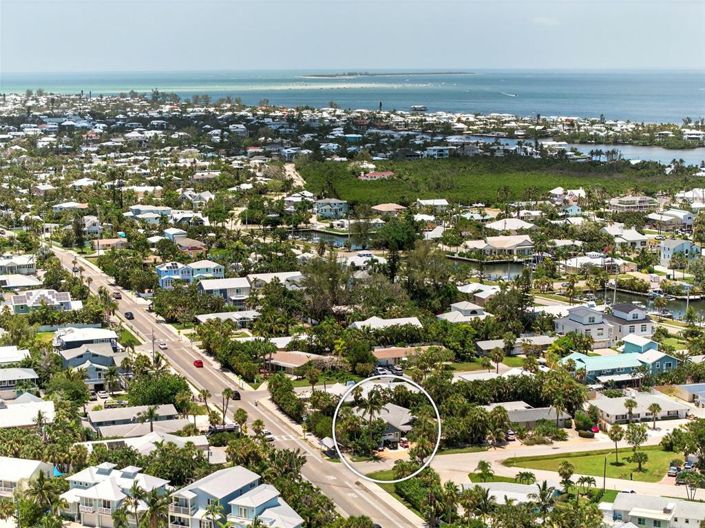 Image No.65-4 Bed Property for sale