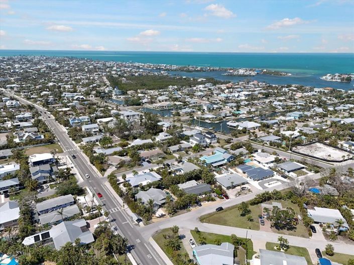 Image No.69-4 Bed Property for sale