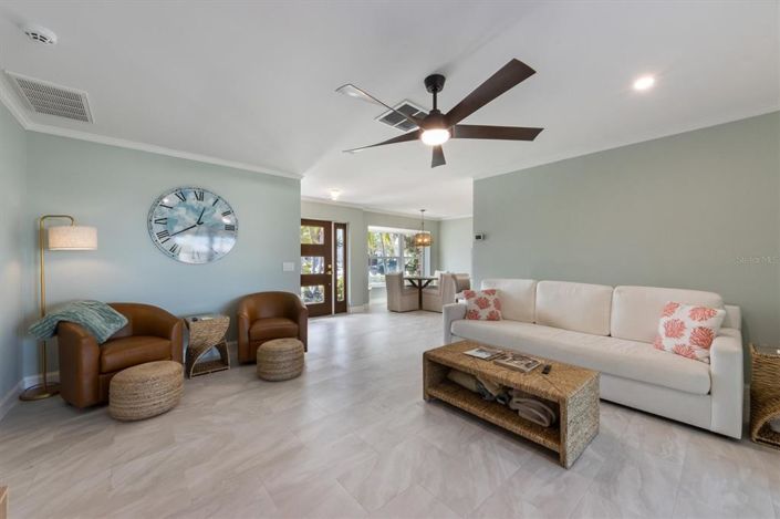 Image No.14-2 Bed Property for sale