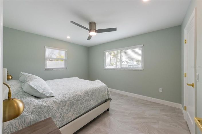 Image No.18-2 Bed Property for sale