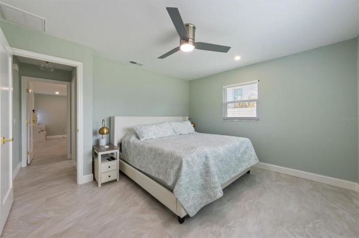 Image No.19-2 Bed Property for sale