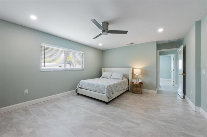 Image No.23-2 Bed Property for sale