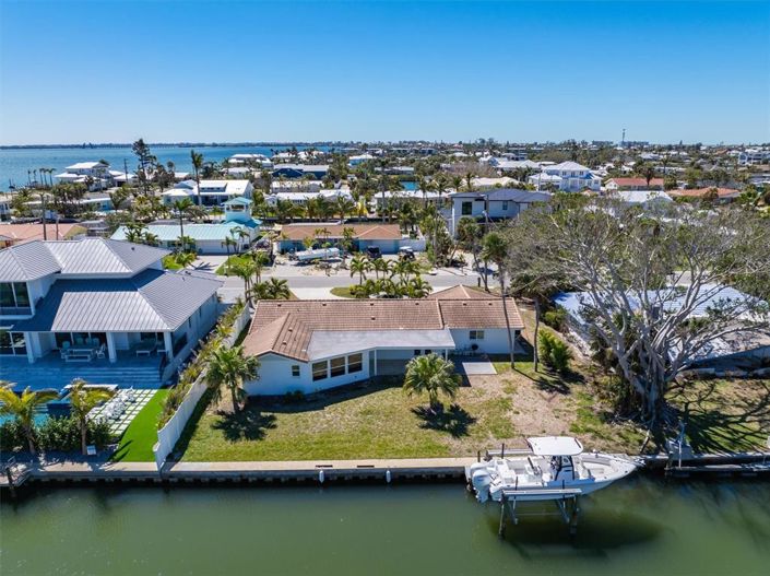 Image No.32-2 Bed Property for sale