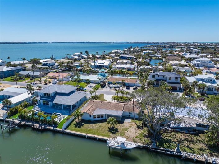 Image No.33-2 Bed Property for sale