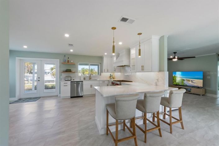 Image No.8-2 Bed Property for sale