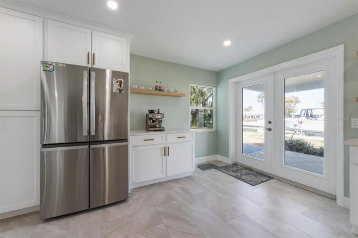 Image No.9-2 Bed Property for sale