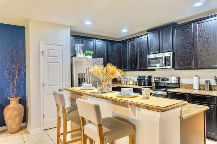 Image No.17-4 Bed Townhouse for sale