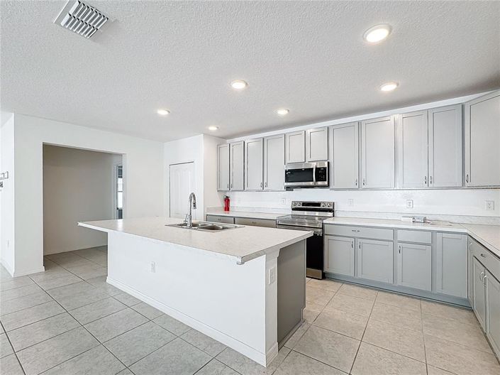 Image No.9-4 Bed Property for sale