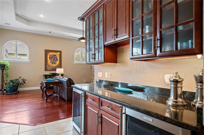 Image No.23-5 Bed Property for sale