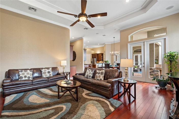 Image No.26-5 Bed Property for sale